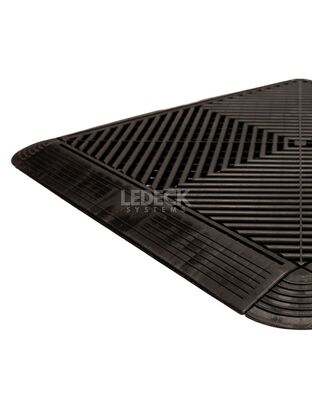 DIGITAL IQ PLASTIC FLOOR RAMP FEMALE (BLACK)