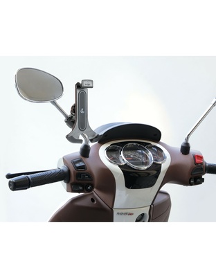 ΒΑΣΗ ΣΤΗΡΙΞΗΣ ΚΙΝΗΤΟΥ SMART SCOOTER FLOW 130-190mm ( ΜΕ ΣΤΗΡΙΞΗ ΣΤΟ ΚΑΘΡΕΠΤΗ Η ΣΕ ΜΠΑΡΑ 9-14mm)