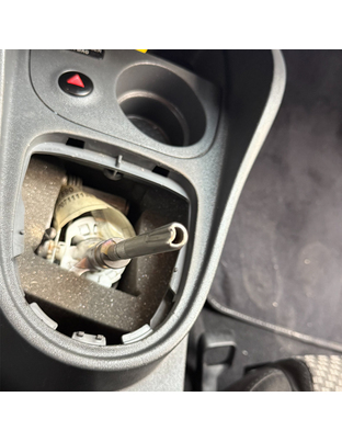 ΠΟΜΟΛΟ ΤΑΧΥΤΗΤΩΝ  ΓΙΑ SEAT LEON 2005+ / ALTEA 2004+ / TOLEDO 2004+ ΜΕ ΦΟΥΣΚΑ ΜΕ ΕΝΔΕΙΞΗ 5 ΤΑΧΥΤΗΤΩΝ ΝΤΥ - 1 Τεμ.