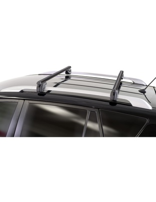 MENABO ΜΠΑΡΕΣ ΟΡΟΦΗΣ ΑΛΟΥΜΙΝΙΟΥ SHERMAN BLACK 120 cm ΣΕ ΜΑΥΡΟ ΧΡΩΜΑ ΓΙΑ Kia Canival / Sedona (VQ) 5 doors 2006>2011 ΜΕ RAISED RAILS (Παράλληλες Μπάρες με Κενό) - 2 ΤΕΜ. (12280/MB)