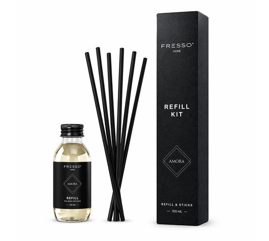 Fresso - Κιτ Αναπλήρωσης με Άρωμα Amora 100 ml Premium Home Refill Kit και 6 Μαύρα Στικ από Fiberglass για Αρωματικό Χώρου Reed Diffuser - 1 Τεμ. (390051/FRE)